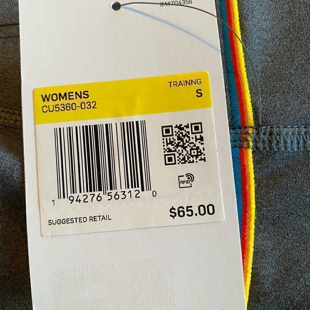 NIKE Women's Yoga Ankle Leggings - Picture 8 of 8